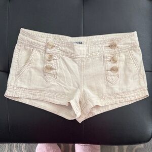Super cute express no longer made linen shorts size4!
